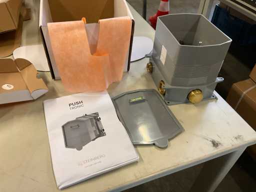 Rubinetto per vasca da bagno a pavimento Steinberg Push Tronic