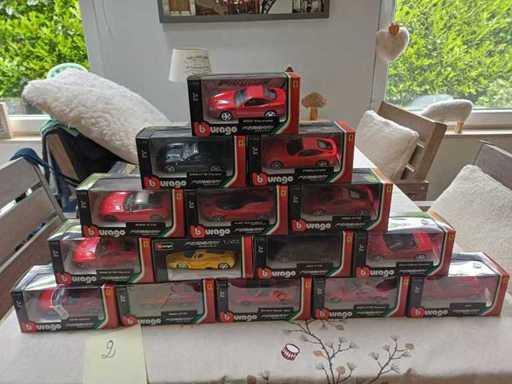 BURAGO FERRARI - LOT N2 MINIATURE CAR 1/13 - Other collectibles