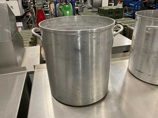 Stock pot