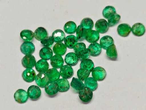 40 Natural Green Emeralds  – Round Shape – 2.76 Cts 