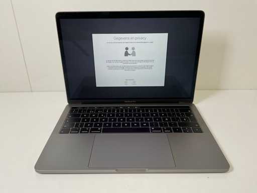 Apple MacBook Pro 13,3", Core(TM) i7 8. Generation, 16 GB RAM, 500 GB NVMe Laptop