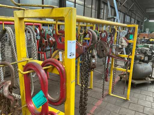 Lotto di attrezzature di sollevamento con cremagliera