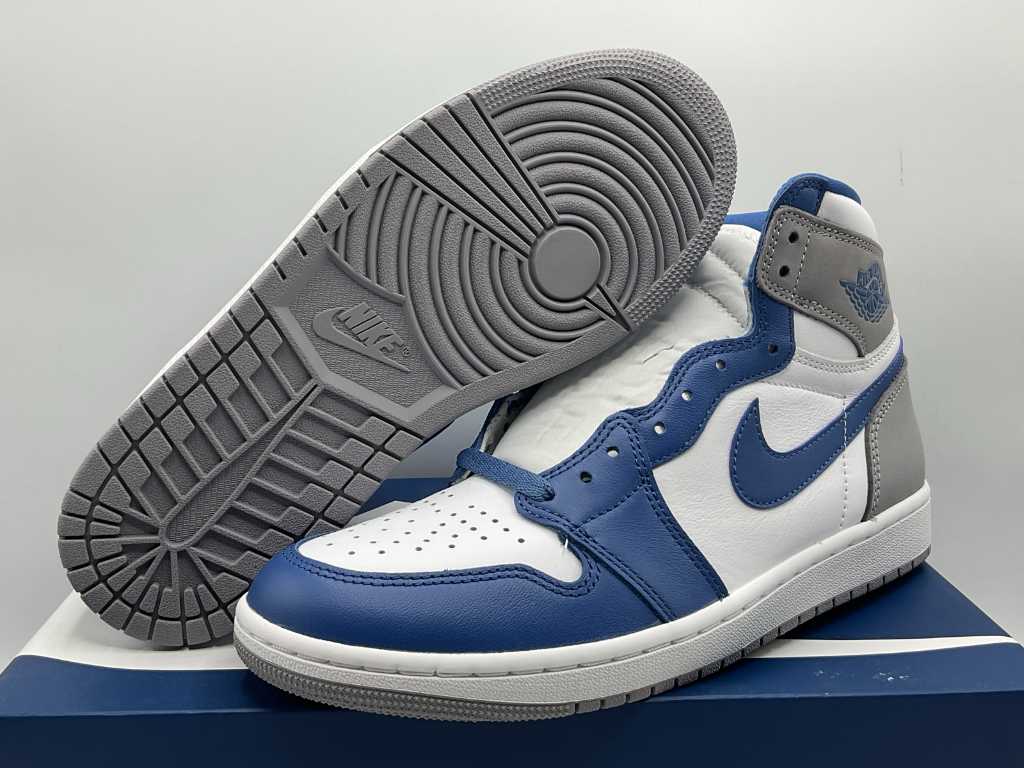 Nike Jordan 1 Retro High OG True Blue Baskets 43