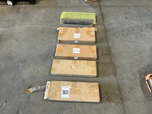 Batch of finishing knives for cement butterfly