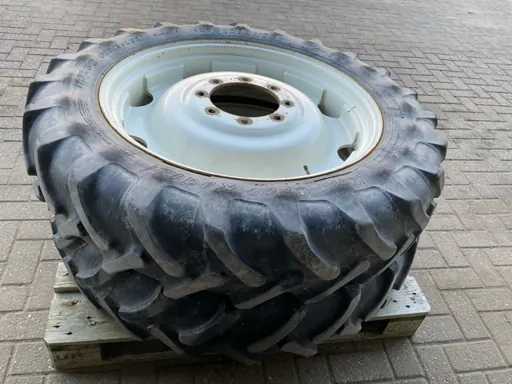 Alliance Row Crop Radial Culture Tire on rim (2x)