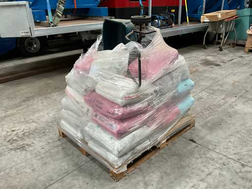 Partia soli drogowej i solniczki