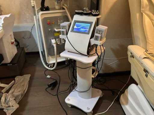 Soins du corps machine anti cellulite et radiofréquence.