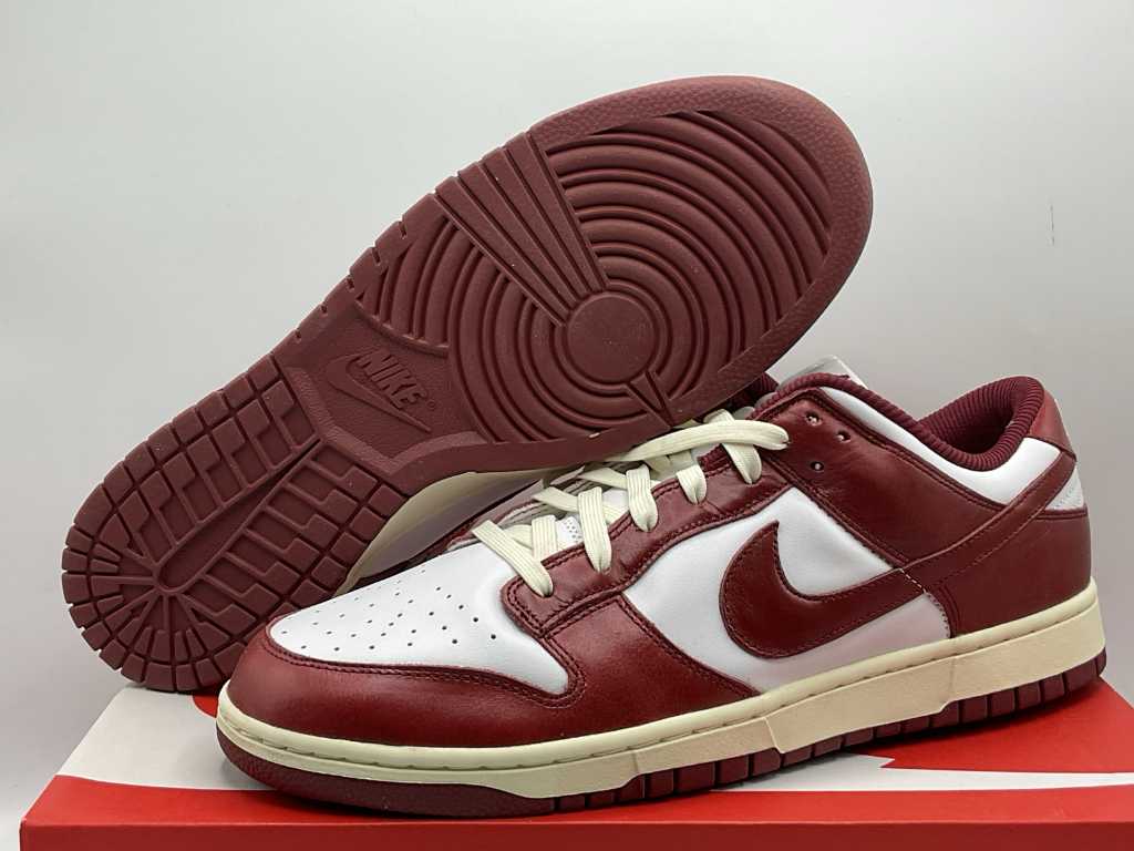 Nike Dunk Low PRM Vintage Team Red Dames Sneakers 47 1/2