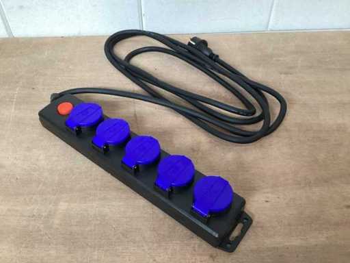 SHI Stekkerdoos 5 voudig spatwaterdicht met schakelaar (56x)