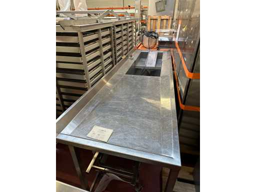 Stainless steel sink
