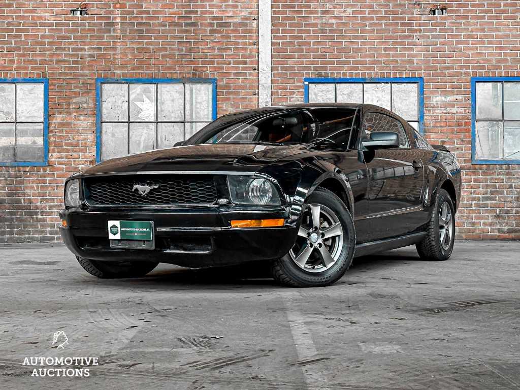 Ford Mustang Coupe 4.0 V6 209KM 2006 