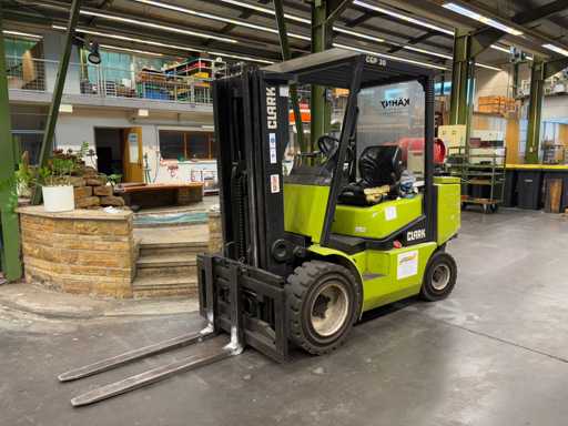 CLARK CGP 30 LPG Forklift - 1995