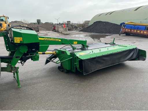 Lot combinat 301 ?i 302: John Deere - 131 ?i 331 - Combina?ie de cositoare cu discuri