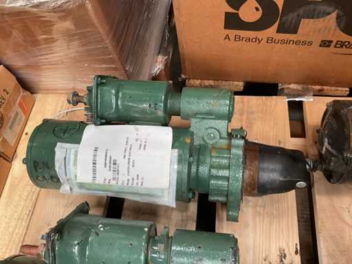 Electrical engine starter