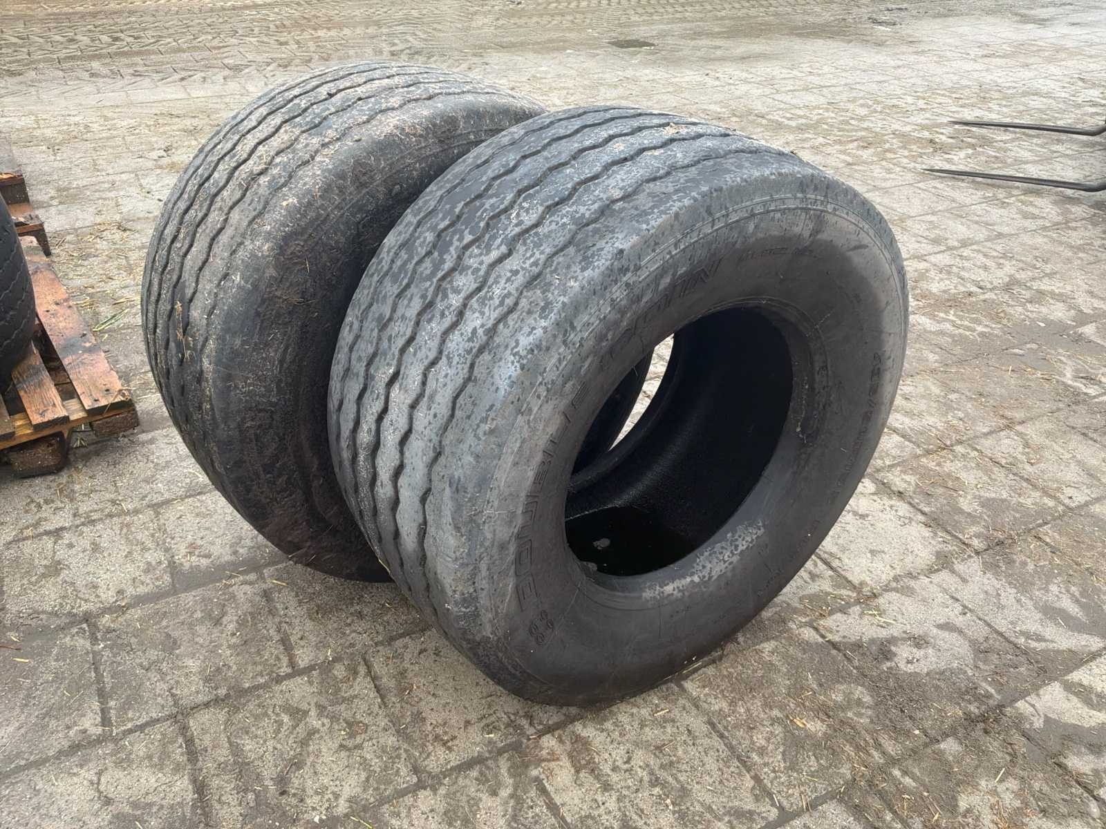 Dunlop feed wagon tyres