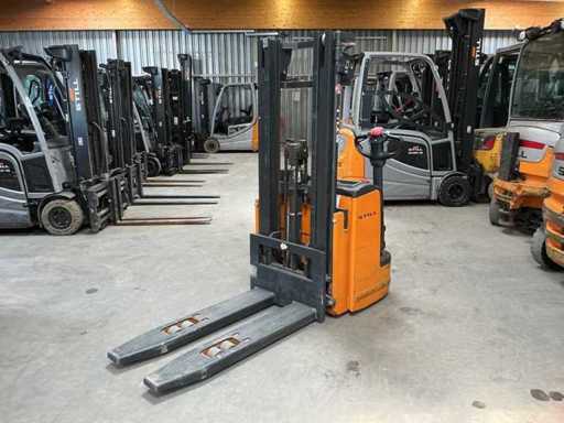 STILL - EGV-20 - Stackers - 2013