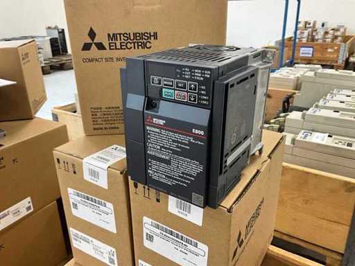 Mitsubishi FR-E840-0040EPB-60 1.5 kW Frequency Drive (5x)