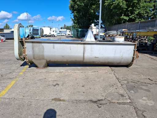   Stainless steel feeder