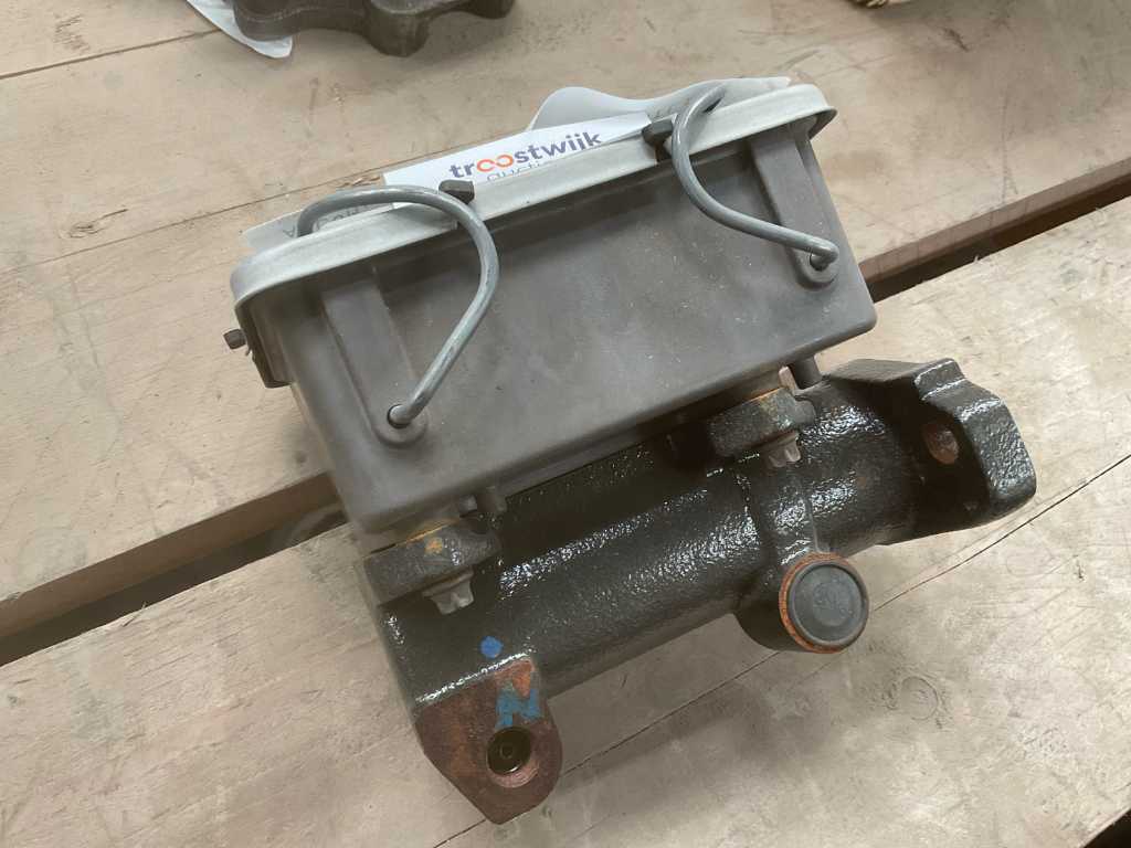 Cylinder assembly brak