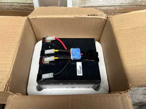 APC RBC48 Ersatzbatterie-Set 2x 12V / 7Ah