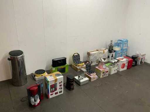 Batch of various equipment