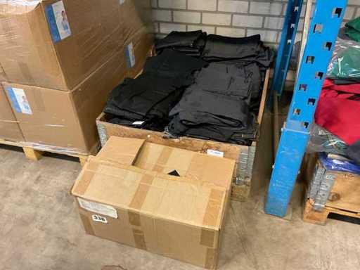 Un lot de pantaloni de lucru