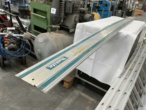 Latte coulissante Makita pour scie circulaire