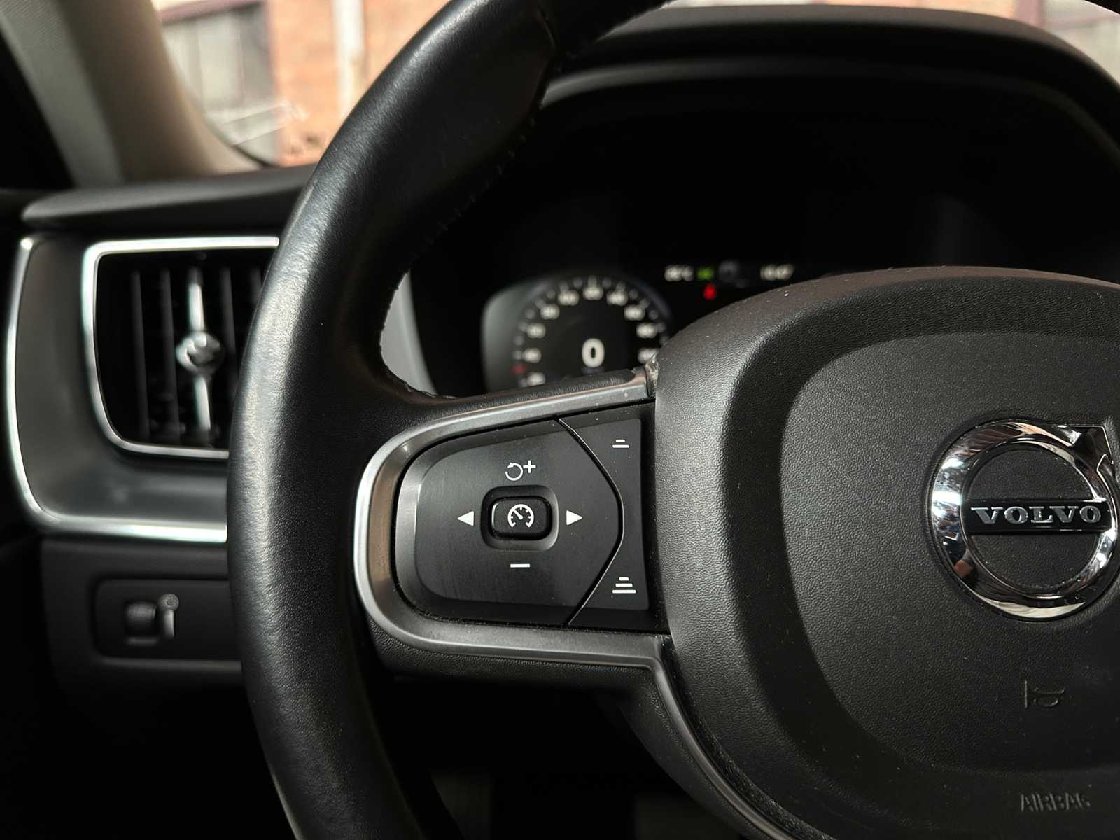 Volvo XC60 2.0 D4 AWD Momentum 190pk 2017, P-666-DB