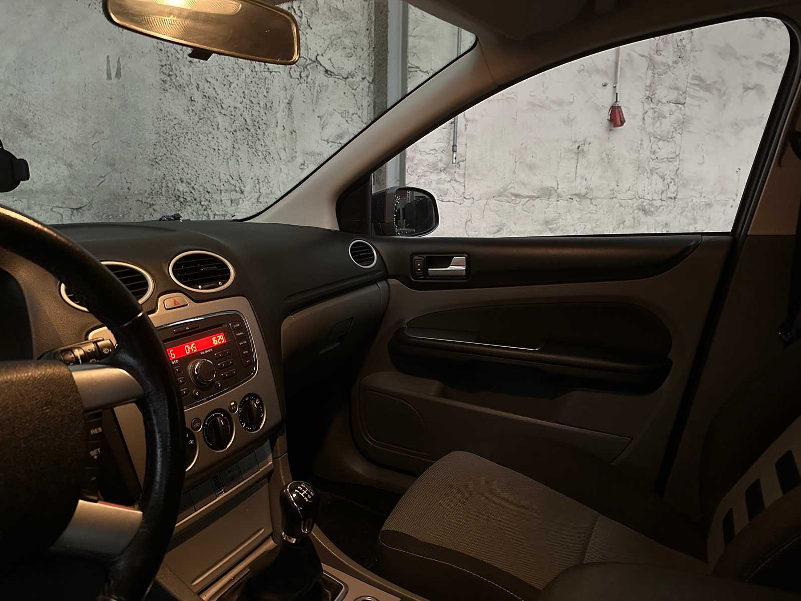 Ford Focus Wagon 1.6 Comfort 101pk 2012, 01-SZV-4