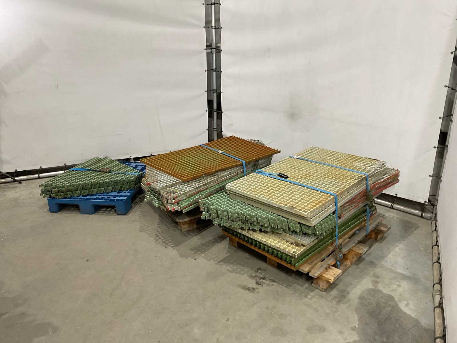 Plastic floor gratings