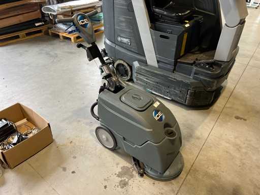 Lód - 2024 - Suszarka do szorowania I15B - Środek do mycia podłóg