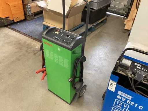BOSCH Acculader Quick Start Charger BSL 2417 voor vrachtwagen- en autoaccu kan schakelen van 12V naar 24V
