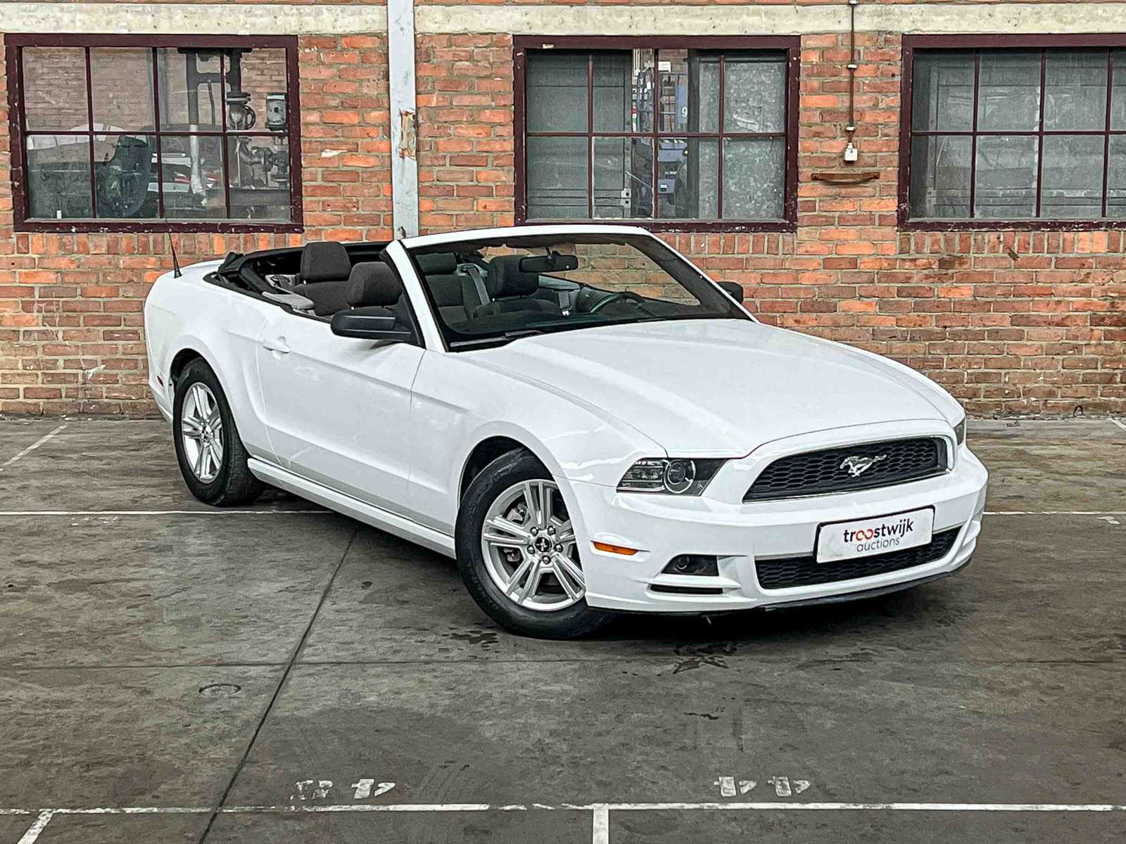 Ford Mustang Cabriolet 3.7 V6 305pk 2014