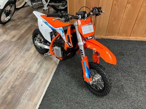 KTM SX-E 3 Mini-motocross electric (nefolosit).