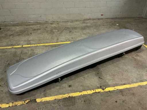 Roof box with key set