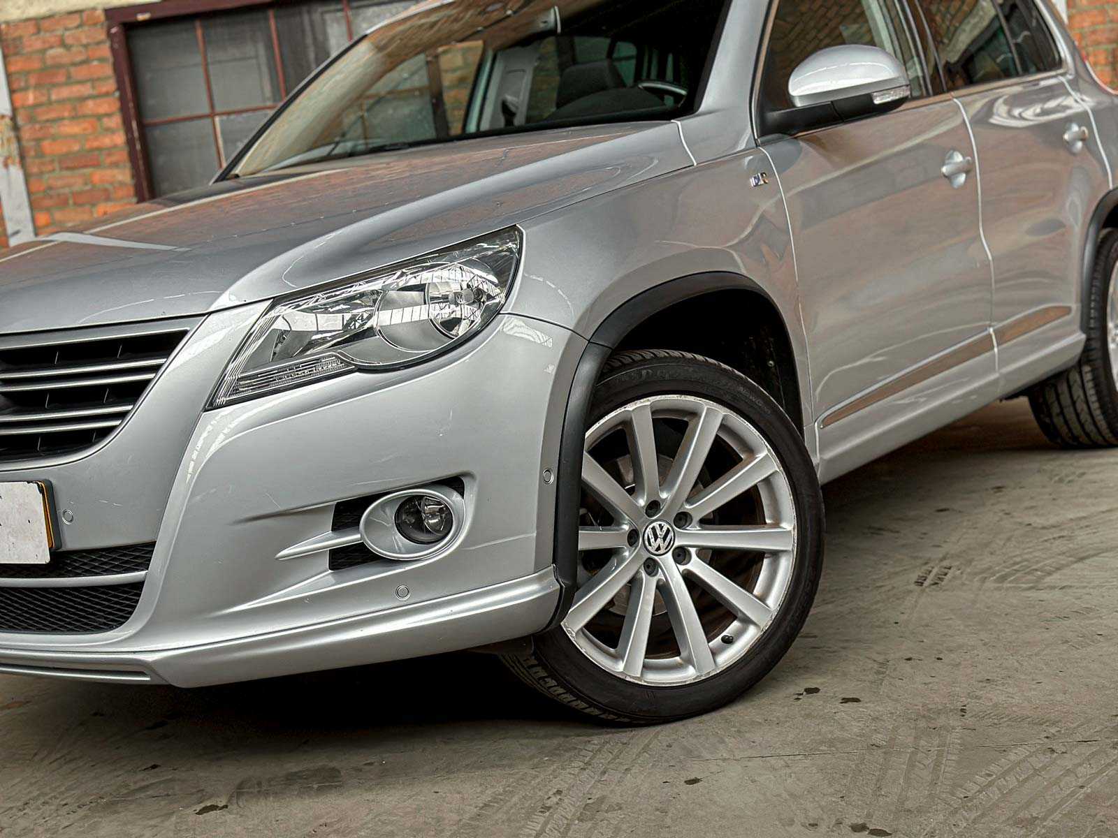 Volkswagen Tiguan 2.0 TSI Sport&Style 4Matic R-Line 170hp 2010, 21-KJR-3 Youngtimer