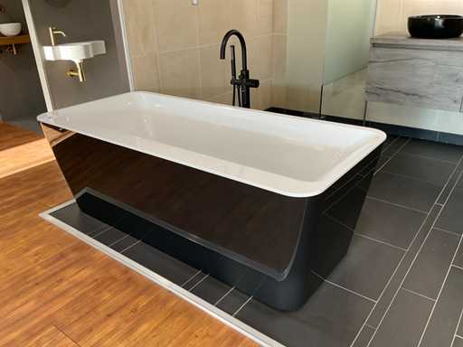 Wolnostojąca łaźnia Villeroy & Boch Squaro Edge