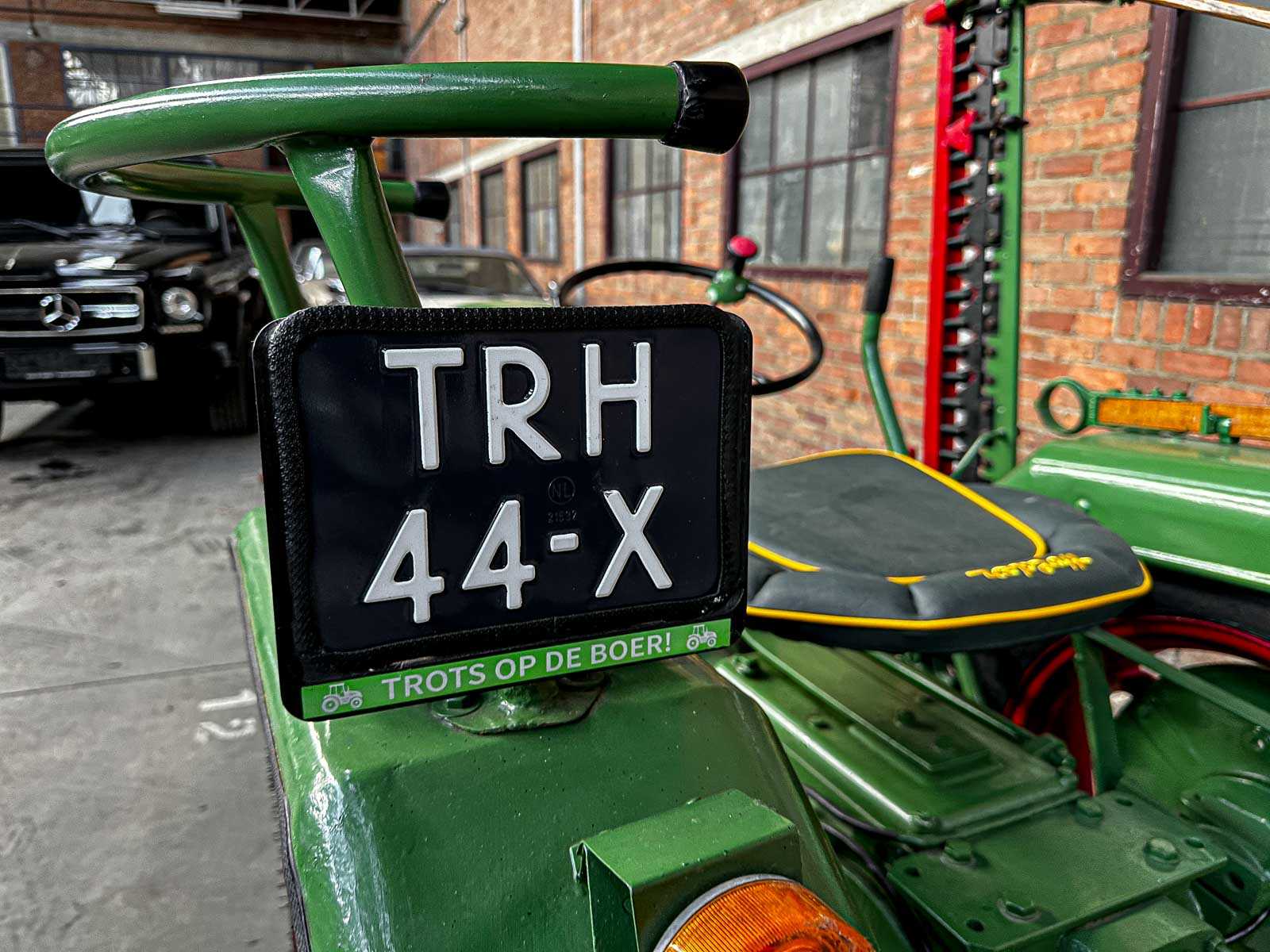 Holder 1955 1-Cilinder Oldtimer Tractor + Originele Melkwagen, TRH-44-X