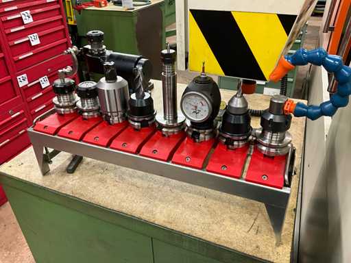 (C-1000) BT-40 toolholder (8x)