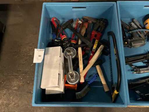 Série de divers outils manuels