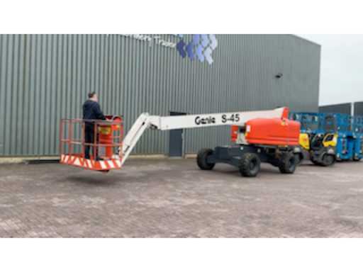 7198e91d-6f32-459a-824e-601f12f8fd66.mp4