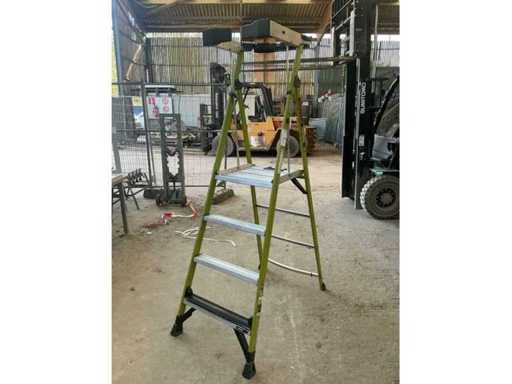 Petite échelle gigantesque en polyester de forteresse