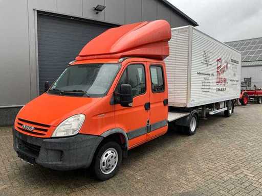 Iveco 40C18 Nutzfahrzeug mit Sattelauflieger