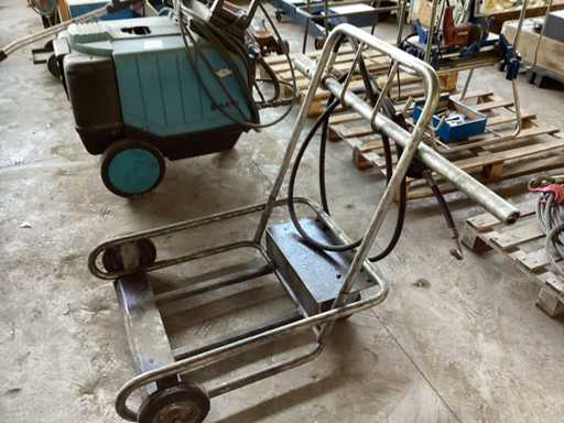 Trolley with pneumatic pump
