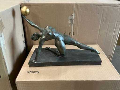 Partij vrouwelijke turnster met gouden bal beeldje 32x14x24 cm (26x)