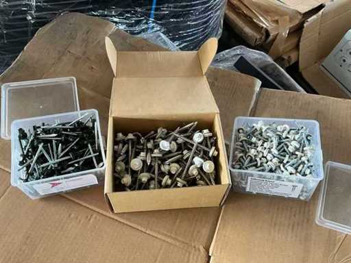 Partia samowiercących śrub