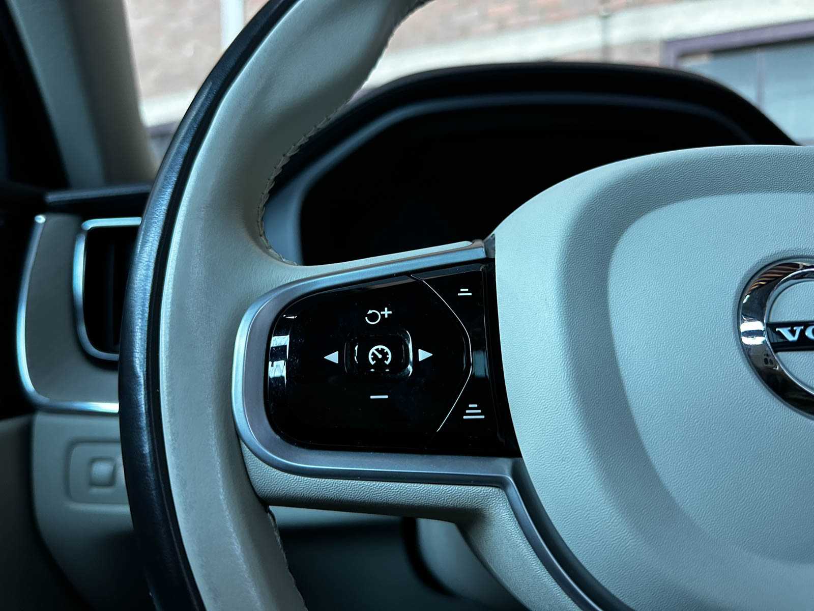 Volvo XC60 2.0 T8 Twin Engine AWD Inscription R-Design 303pk 2019, R-244-TZ