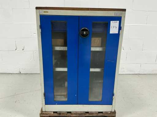 Garant Material cabinet with contents