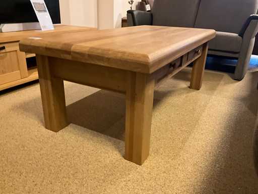 D?bowy stolik kawowy