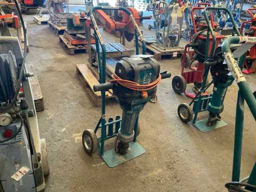 Marteau de démolition MAKITA HM1812